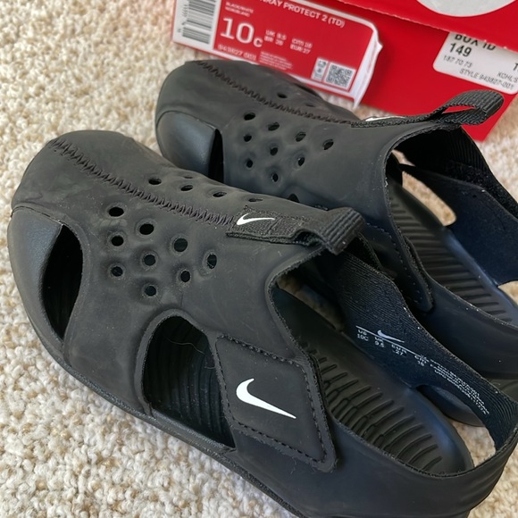 NIKE Sunray Protect 2 size 10c black/white - Picture 8 of 9